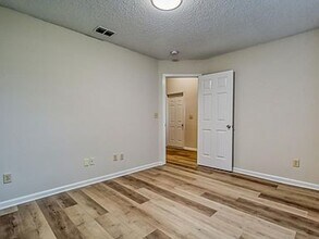 185 Johns Glen Dr in Saint Johns, FL - Foto de edificio - Building Photo