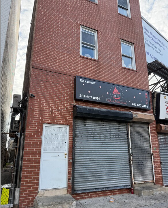 2205 N Broad St, Unit 3F in Philadelphia, PA - Building Photo