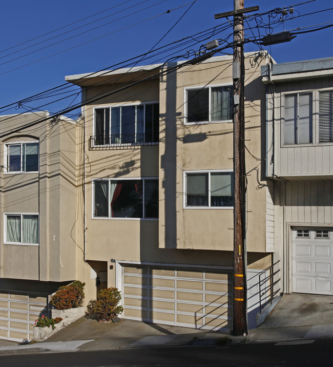 275 Gambetta St in Daly City, CA - Foto de edificio - Building Photo