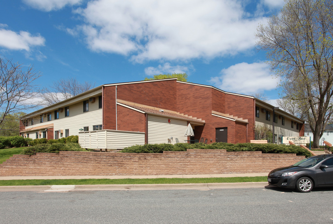 Owen Rust Apartments in Eau Claire, WI - Building Photo