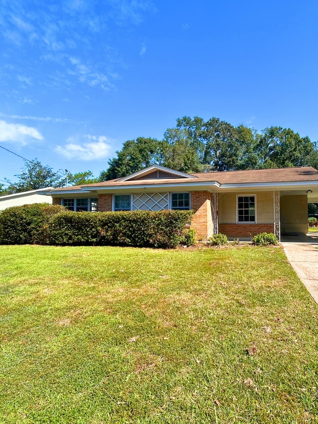 property at 2688 Cheshire Dr S