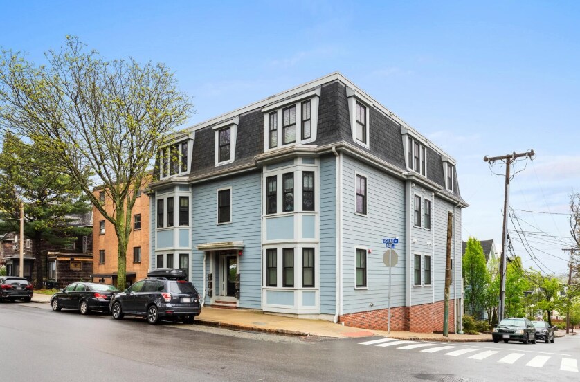 82 Highland Ave, Unit 2 in Somerville, MA - Building Photo