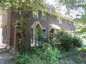 219 E Ormsby Ave Apartments