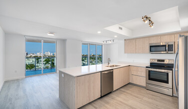 Flamingo Point in Miami Beach, FL - Building Photo - Building Photo