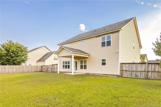 302 Peaceford Ave in Raeford, NC - Foto de edificio - Building Photo