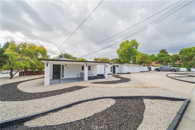 147 E Central Ave in Monrovia, CA - Building Photo - Building Photo