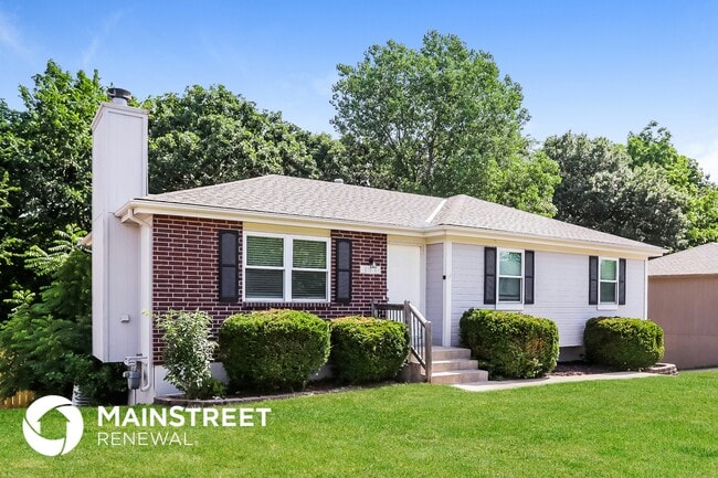 1104 NE Lindsay Ave in Lee's Summit, MO - Building Photo - Building Photo