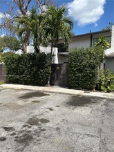 11005 SW 70th Terrace in Miami, FL - Building Photo - Building Photo