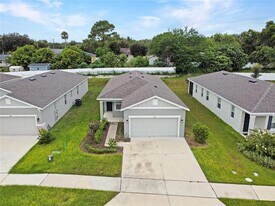 832 Blue Creek Dr in Haines City, FL - Building Photo