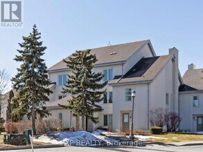 120 Fairway Ct in Blue Mountains, ON - Building Photo - Building Photo