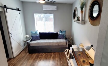 532 Cesar E. Chavez Pkwy in San Diego, CA - Building Photo - Building Photo