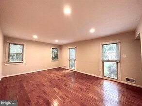 3126 Flintlock Rd in Fairfax, VA - Building Photo - Building Photo