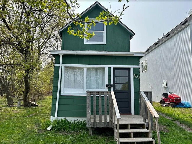 property at 303 S 58th Ave W