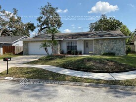 715 Foxglove Pl in Brandon, FL - Building Photo