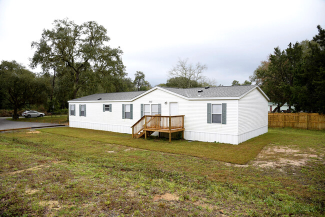 303 Water Oak St in Freeport, FL - Building Photo - Building Photo