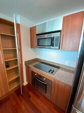 300 S BISCAYNE, Unit 1805 in Miami, FL - Building Photo - Building Photo