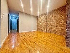 103 E 102nd St in New York, NY - Building Photo - Building Photo