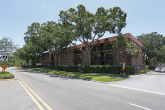 Veranda Flats in St. Petersburg, FL - Foto de edificio - Building Photo