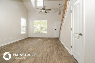 5433 Sky Hill Dr in McLeansville, NC - Foto de edificio - Building Photo