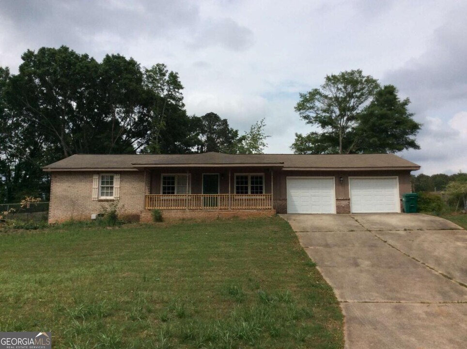 6446 Carolyn Ct in Rex, GA - Building Photo