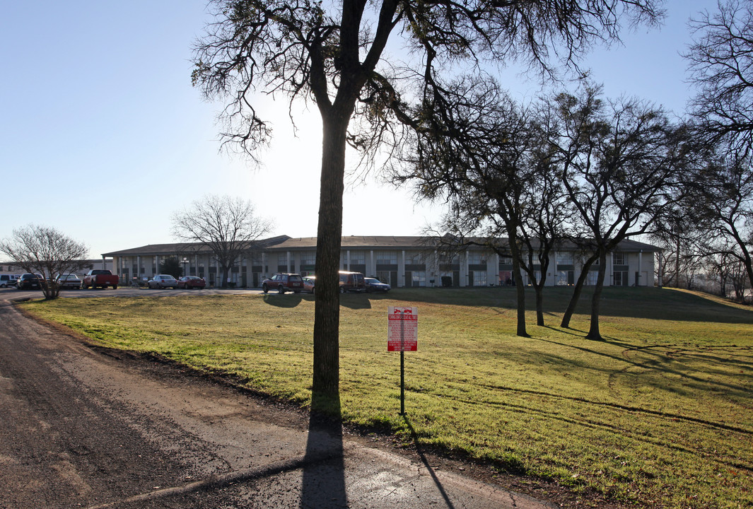 Plantation View in Irving, TX - Building Photo