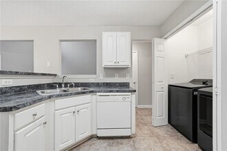 2297 Charleston Pointe SE in Atlanta, GA - Building Photo - Building Photo