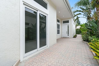 118 Coral Cay Dr in Palm Beach Gardens, FL - Building Photo - Building Photo