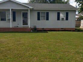 318 N Western Ave in Martinsburg, WV - Building Photo