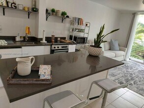 945 Michigan Ave in Miami Beach, FL - Building Photo - Building Photo