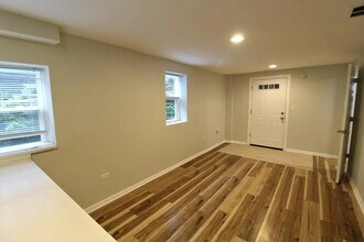 2731 W St Georges Ct in Chicago, IL - Building Photo - Building Photo