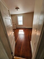 270 Mendon Rd in Cumberland, RI - Building Photo