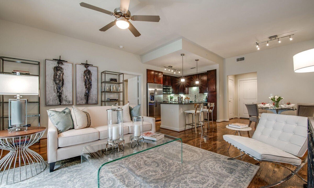 500 Crawford St in Houston, TX - Building Photo