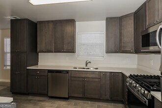 1055 Field View Dr in Mcdonough, GA - Building Photo - Building Photo