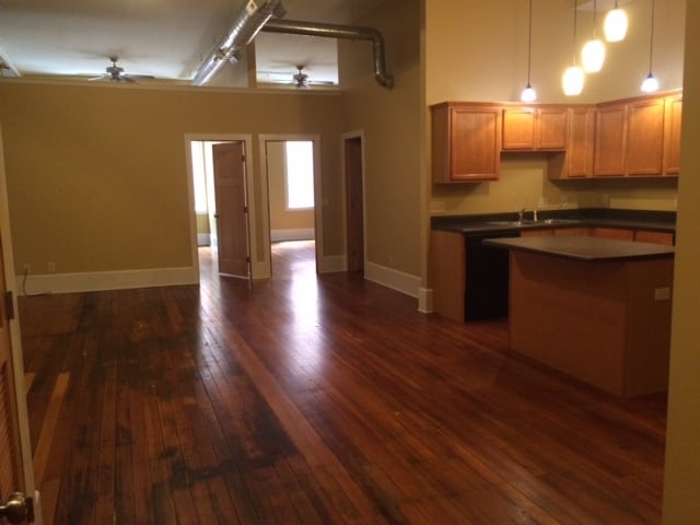 309 N Main St, Unit 3 in Bloomington, IL - Foto de edificio - Building Photo