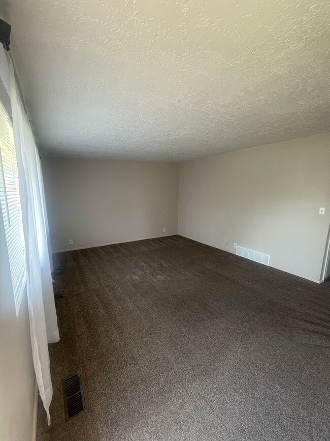 225 E 200 S in Bountiful, UT - Building Photo - Building Photo