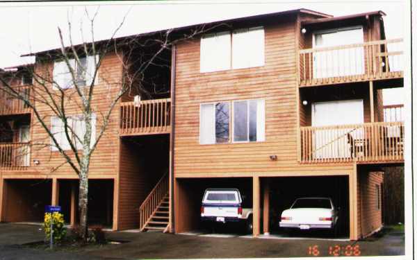 420 SE Olmstead Ave in Snoqualmie, WA - Foto de edificio