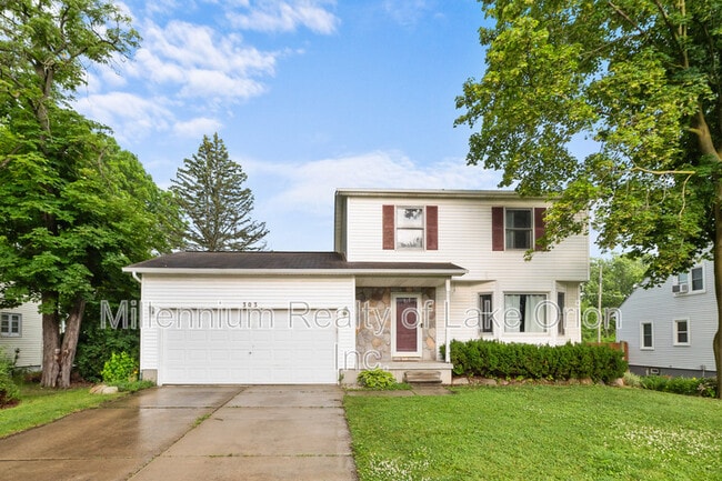 property at 303 S Saginaw St