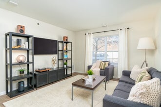 The Reserve Apartments in Edwardsville, IL - Building Photo - Interior Photo