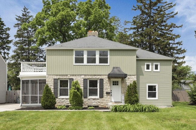 property at 2615 Northwest Blvd