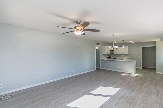 3336 E Hubbell St in Phoenix, AZ - Foto de edificio - Building Photo