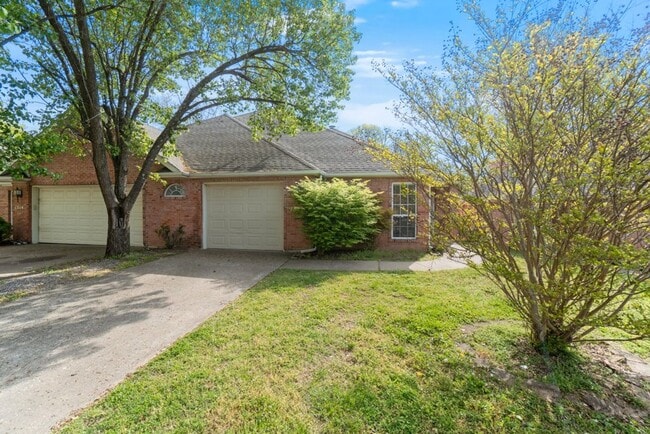 property at 1312-1314 Amblewood Dr