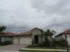 608 Maraviya Blvd in Nokomis, FL - Building Photo - Building Photo