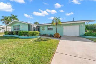 1030 SE 43rd Terrace in Cape Coral, FL - Building Photo
