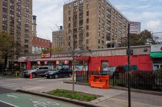 One Haven Plaza in New York, NY - Building Photo - Building Photo