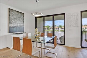 15161 Palmer Lake Cir in Naples, FL - Building Photo - Building Photo