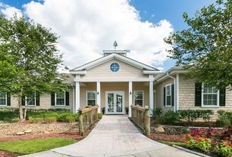 Bradley Pointe in Savannah, GA - Building Photo - Building Photo
