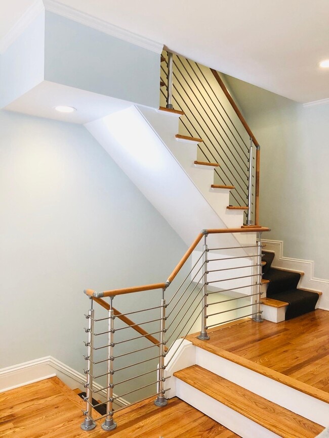 6016 Howe St in Pittsburgh, PA - Foto de edificio - Building Photo