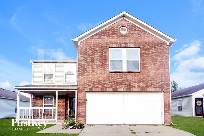 1929 Morning Light Ln in Greenwood, IN - Building Photo