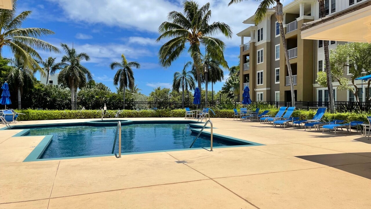 520 Lunalilo Home Rd in Honolulu, HI - Building Photo