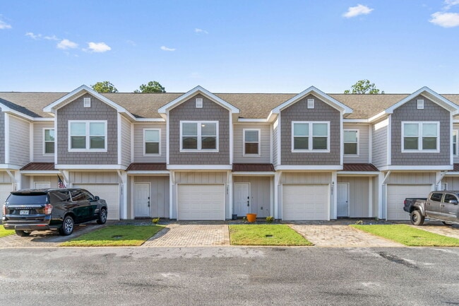 property at 1817 Stable Ln